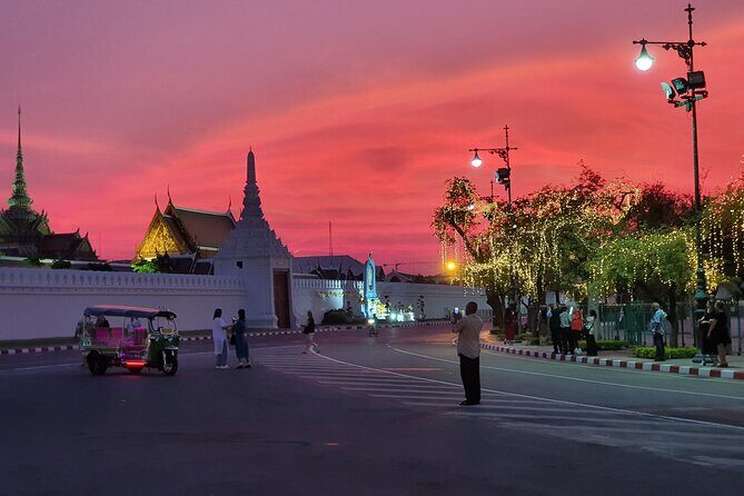 2 Hour Electric Tuk Tuk Cultural Tour of Bangkok - Pak Khlong Flower Talat: colors, stems, and great photo breaks