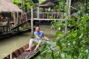 3hr Sunset Canal Cruise & Stop at Biggest Buddha (fully guided) - Cruising West Bangkok at a relaxed canal pace