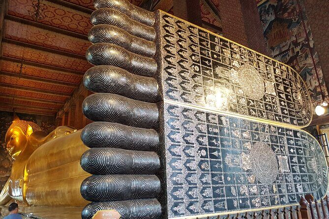 Amazing Bangkok City and Temple Tour with Local Guide - Wat Traimit: the Golden Buddha and the story behind the gold