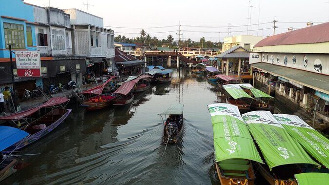 Amphawa Floating Market and Maeklong Train Market Tour - Key things to know before you go