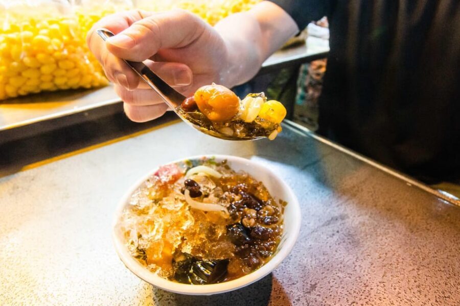 Authentic Street Food Tour in Chinatown I Bangkok - Meeting at Wat Mangkon MRT: How the Night Starts Smoothly