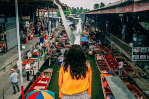 Ayutthaya, Damnoen Floating & Maeklong Railway Market Day Tour - Maeklong Railway Market: Watching Stalls Pack in Minutes