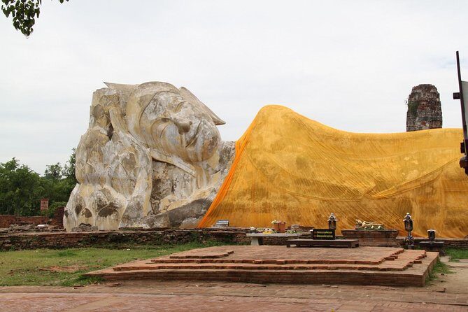 Ayutthaya’s Top Temple & Boat Tour From Bus Station - Chao Phrom Market Pier and the 1-hour Chao Phraya cruise