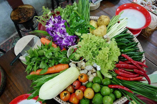 Baipai Thai Cooking School: Authentic Cooking Class Tour - Getting there in Bangkok: meeting at the school and handling transfers