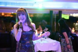 Bangkok: 2-Hour Dinner Cruise on the Chao Phraya Princess - The 2-hour itinerary: river sights you’ll recognize at night