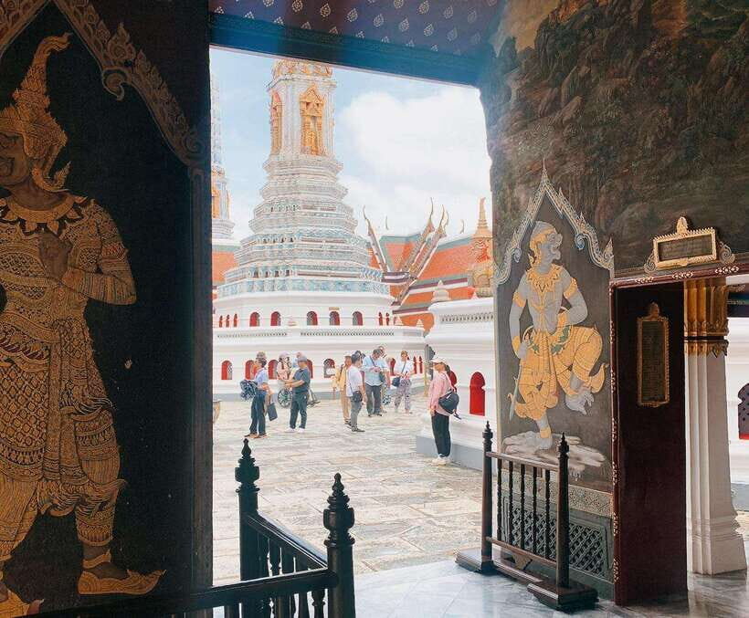 Bangkok: 2 Hours Grand Palace & Wat Pho Private Tour - Wat Pho: Reclining Buddha, Wall Paintings, and the Right Pace