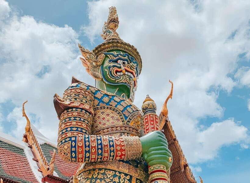 Bangkok: 2 Hours Grand Palace & Wat Pho Private Tour - Dress Code and Must-Bring Items: Don’t Let Clothing Derail the Day