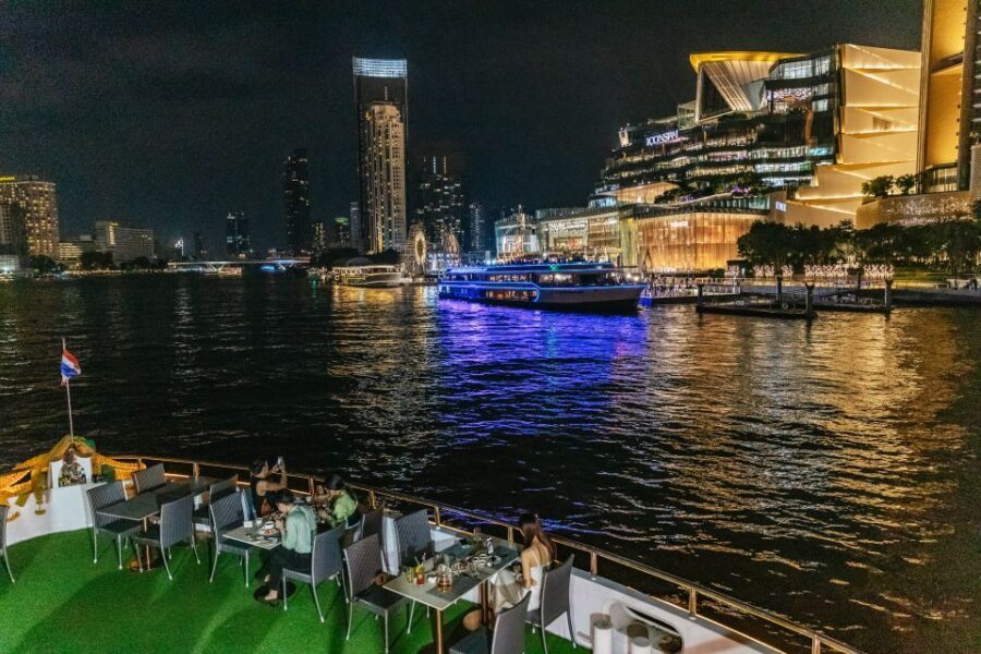 Bangkok: Alangka Luxury Buffet Dinner Cruise With Live Music - Why This Bangkok Night Cruise Feels Worth Your Time
