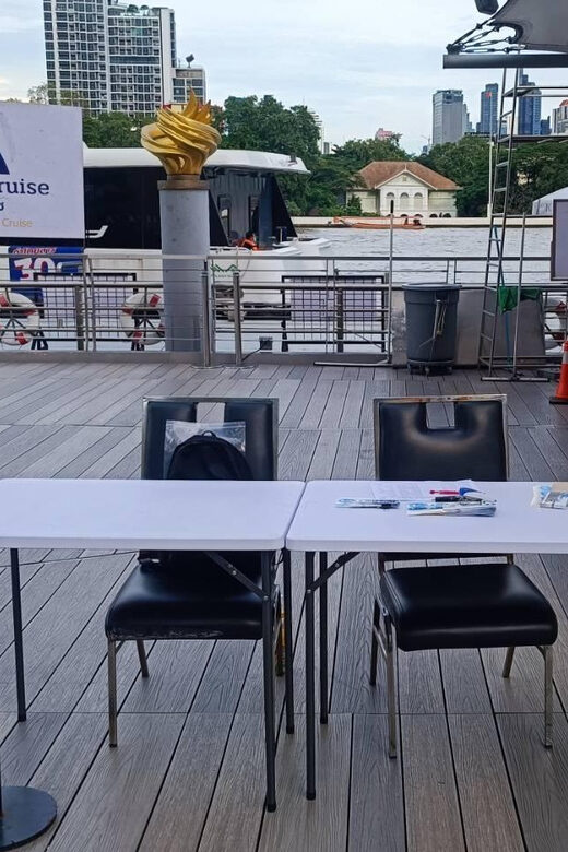 Bangkok: Alangka Luxury Cruise with Buffet and Live Music - Price and value: is $37 a fair deal for a Bangkok dinner cruise?