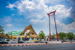 Bangkok: Backstreets and Temple Historic Bike Tour - From Khaosan edges to Phra Athit Road: the city shift you’ll feel in minutes