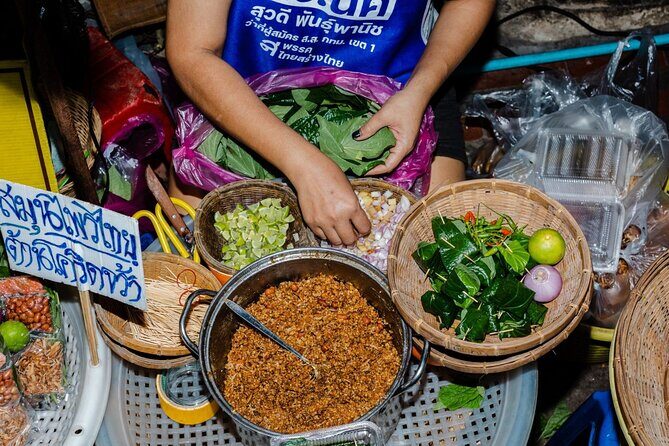 Bangkok Backstreets Food Tour with 15+ Tastings - Guides, Explanations, and Why Two Staff Changes Everything