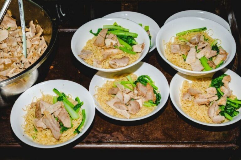 Bangkok: Backstreets Food Tour with 15+ Tastings - The 4-Hour Moveable Feast: How the Stops Work in Real Life