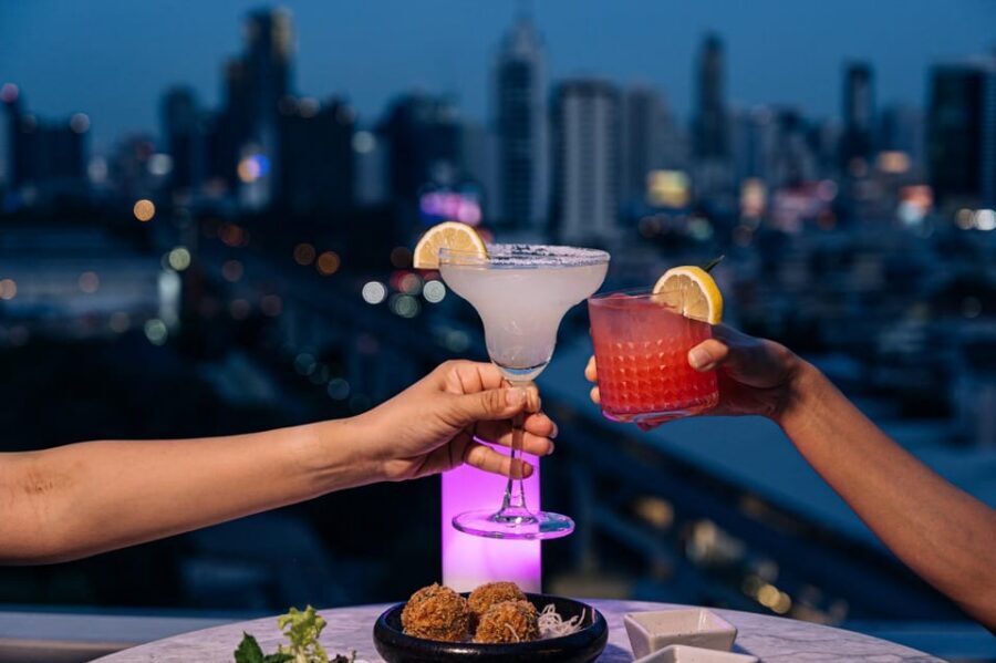 Bangkok: Barracuda Rooftop Bar Akara Hotel - Akara Hotel rooftop access: what this experience is really like
