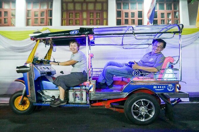 Bangkok Best Midnight Food Tour by Tuk Tuk - Chicken crispy noodle and the egg choice you’ll appreciate