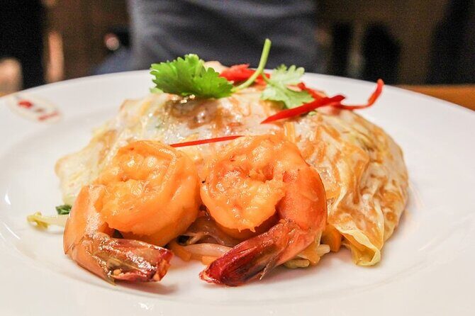 Bangkok Best Midnight Food Tour by Tuk Tuk - A bar stop that adds variety to the meal plan