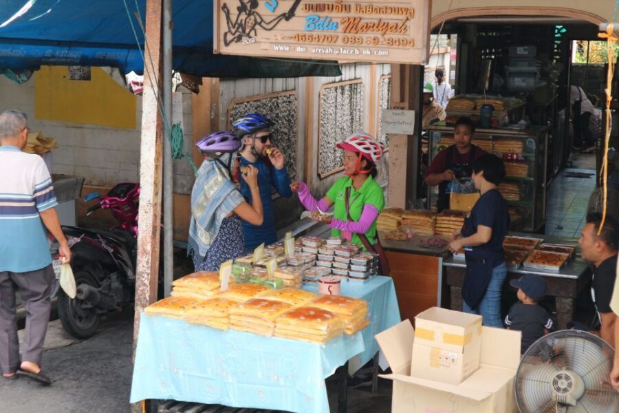 Bangkok: Bike and Canal Boat Tour with Lunch - Thonburi by bike: narrow lanes, real neighborhood pace