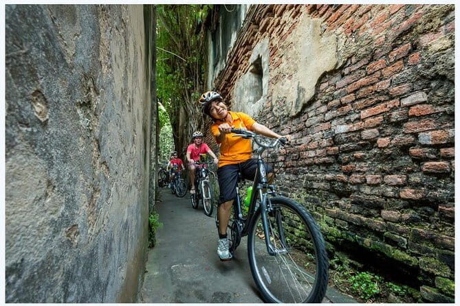 Bangkok: Bike and Longtail Boat Tour with Lunch - Wat Nakprok: Thai and Chinese Spiritual Traditions in One Place