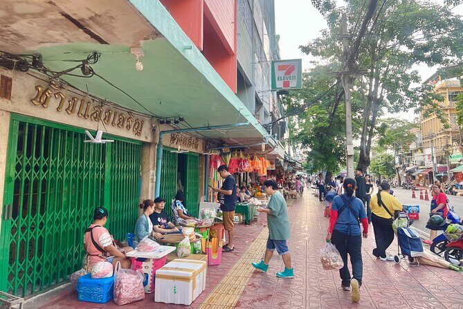 Bangkok: Boat Bliss Riverside Cruise Tour and Wat Arun Visit - Chinatown walking time: trade routes you can feel in the streets