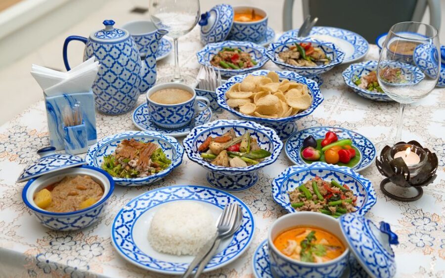 Bangkok: Calypso with Thai Classical Dance - Value for $32: Ticket + Thai Set Dinner + Coffee or Tea