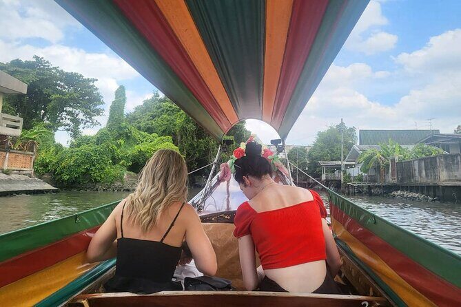 Bangkok Canal Tour: 2-Hour Longtail Boat Ride - Wat Paknam Phasi Charoen: the giant Buddha photo moment