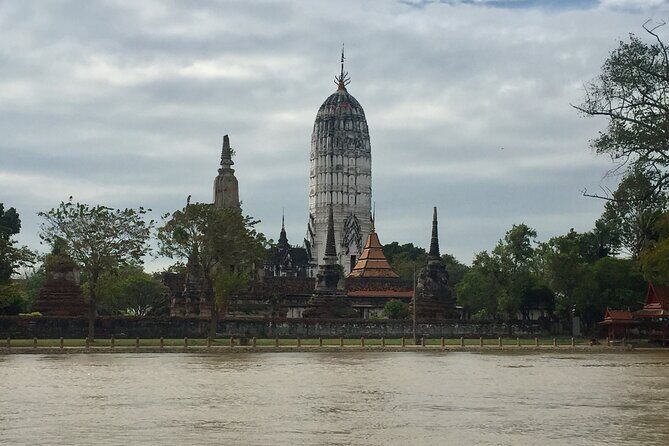Bangkok Canal Tour by long tail boat, Wat Arun and Wat Pho - Pak Khlong Flower Talat: A Quick Market Hit (Not a Full Shopping Trip)