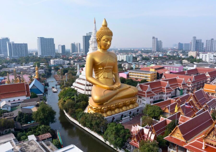 Bangkok: Canals Tour Wat Arun & Chao Phraya by Longtail Boat - What to bring for comfort and better photos