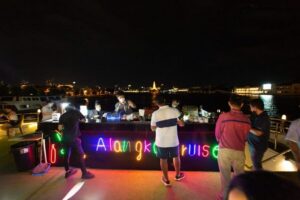Bangkok: Chao Phraya Alangka Cruise at Icon Siam - The timing: check-in between 6 and 7 PM, sailing around 7:15–7:30