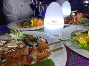 Bangkok: Chao Phraya River Buffet Dinner Cruise - The 2-Hour Cruise Rhythm: When the Boat Feels Like Dinner, Not a Long Wait