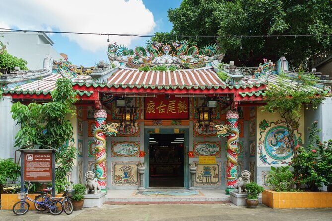 Bangkok Chinatown: Self-Guided Mystery Puzzle Quest - Stop 5: Leng Buai Ia Shrine, built in 1658