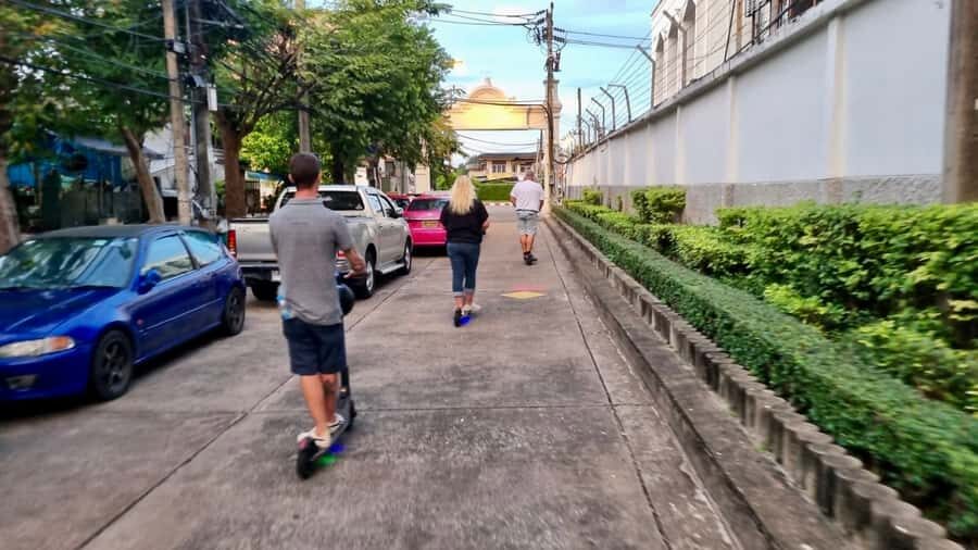 Bangkok: City Highlights Electric Scooter Tour - How the 2h30 schedule feels in real life
