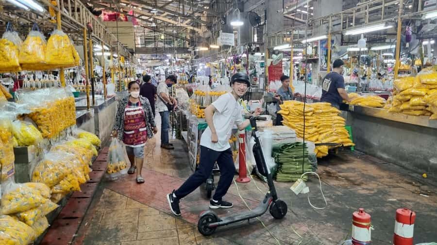 Bangkok: City Highlights Electric Scooter Tour - E-scooters, safety gear, and what you actually get