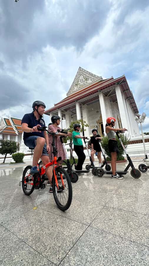 Bangkok: City Highlights Electric Scooter Tour - The core route: from the Democratic Monument to Wat Ratchanatdaram