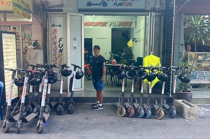 Bangkok Classic E-Scooter &/or Bike Trip - Wat Arun: A Quick Stop With Big Visual Payoff