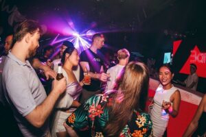 Bangkok Club Crawl: Explore, Connect and Party Worldwide - Meeting point and timing: the 9:30 pm start that saves your night
