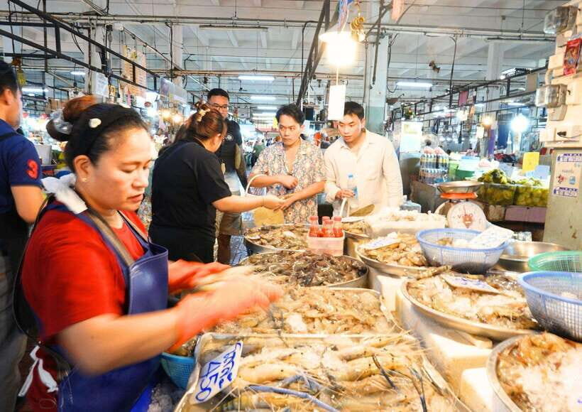 Bangkok: Cooking Class + Tuk Tuk Ride + Market Tour - Prannok Market: what to buy, taste, and ask about