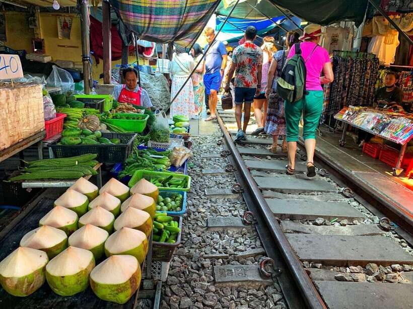 Bangkok: Damnoen Saduak and Mae Klong Train Markets - Damnoen Saduak Floating Market: Canal Life From a Paddle Boat