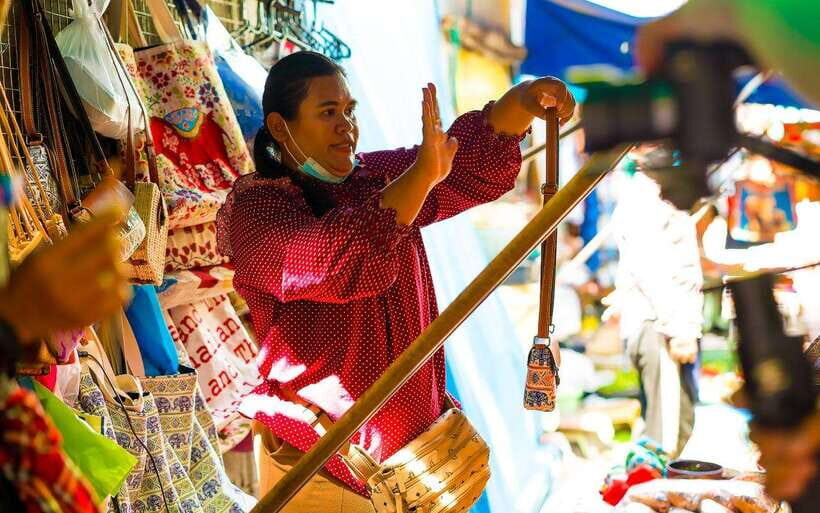 Bangkok: Damnoen Saduak and Train Market with Boat Ride - Practical Tips That Make This Day Smoother