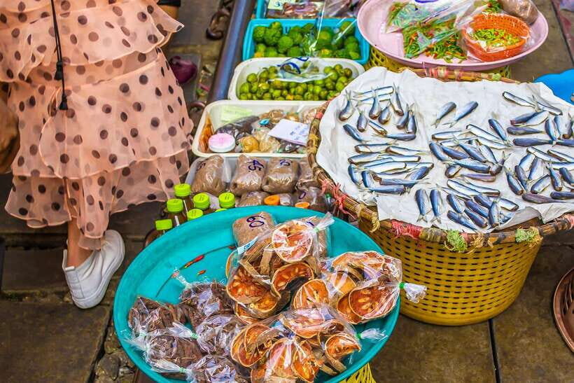 Bangkok: Damnoen Saduak Market and Maeklong Railway Market - Transportation comfort and keeping it smooth