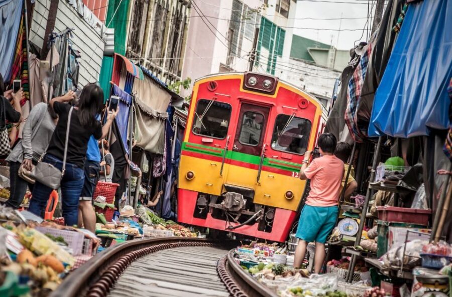Bangkok: Damnoen Saduak, Train Market & Mahanakhon Day Trip - Maeklong Railway Market: what the train ride is really like