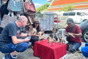 Bangkok Day Tour: Food, Temple & Tuk-Tuk - Old City Rattanakosin and the Grand Palace Area: Sightseeing Without the Full-Day Commitment