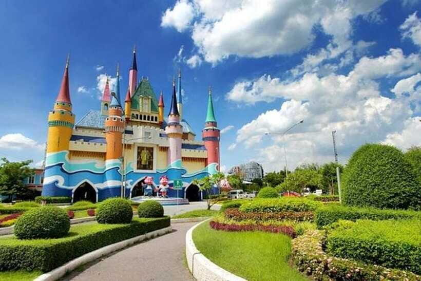 Bangkok: Dream World Unlimited Ride Ticket with Lunch - Lunch and food planning: included only if you choose that option