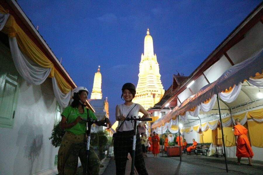 Bangkok: E-Scooter Night Tour with Local Street Food - Markets and street-food dinner: where the night meal becomes the plan