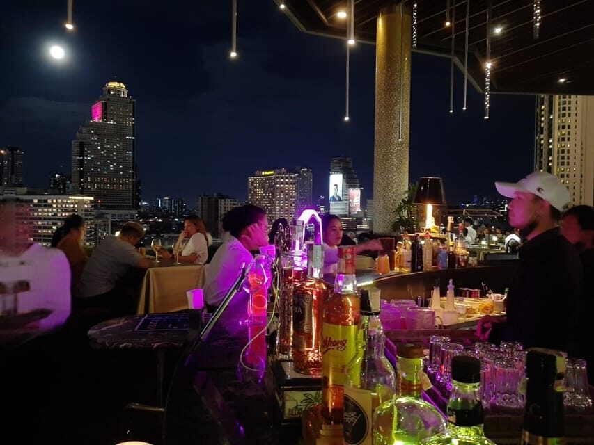 Bangkok: Fallabella River Front Iconsiam - Food at Fallabella River Front: international variety with Thai expectations