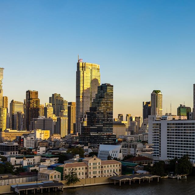 Bangkok: Fallabella River Front Iconsiam - Dress code and restrictions: keep it simple