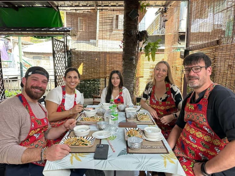 Bangkok: Favourite Thai Flavors Cooking Class by Smart Cook - What happens during the 150 minutes: from Thai ingredients to full plates