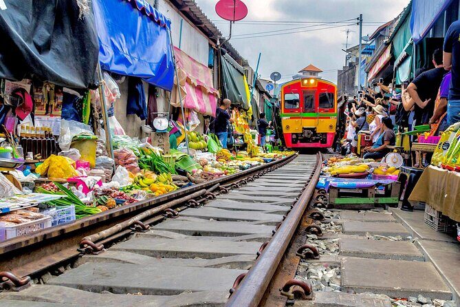 Bangkok: Floating Market and Train Market Experience - Key things that make this day trip work