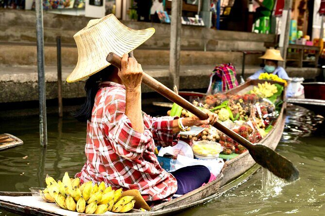 Bangkok: Floating Market and Train Market Experience - Damnoen Saduak Floating Market by long-tail boat