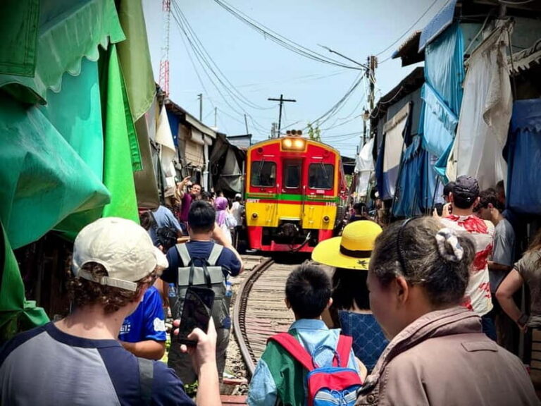 Bangkok: Floating Market and Train Market Experience - After Maeklong: that quick transfer to the pier