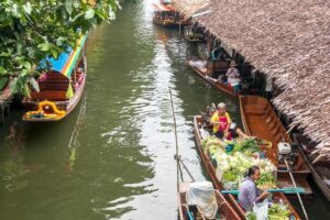 Bangkok Floating Markets and Boat Tour - Khlong Lat Mayom: food, fruit, and snacks you can actually taste