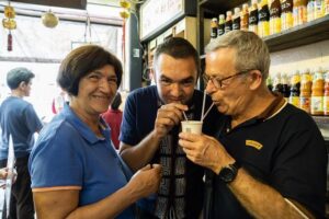 Bangkok Food Tour of Bang Rak with Local Guide - Wet market fruit, som tam, larb, and the tastings you should plan for